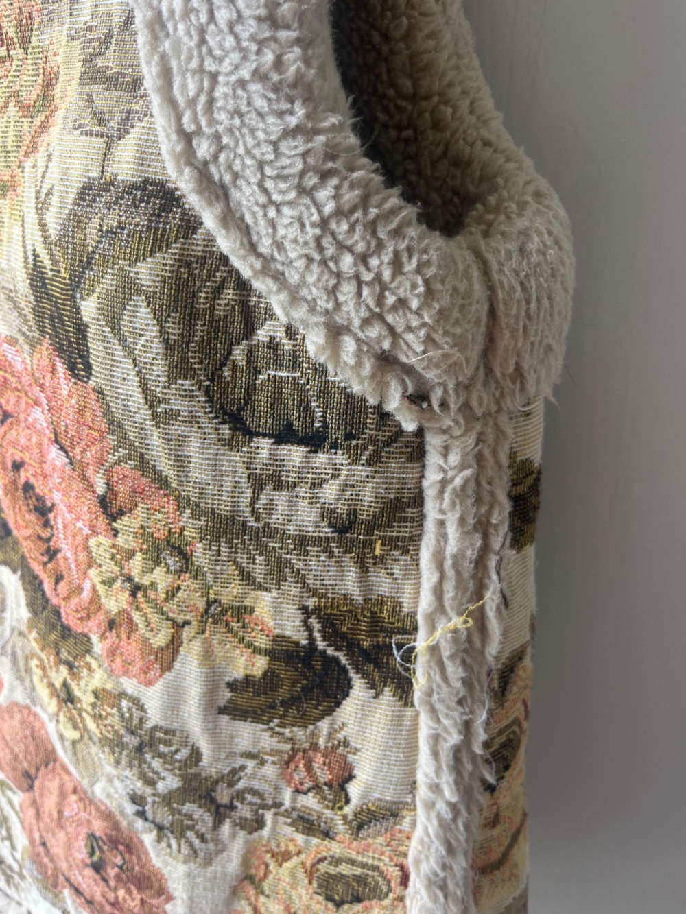 Flower Tapestry Sherpa Vest, 26 International Outdoor Collection, size L - Picture 8 of 9